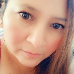 Meet your Posher, Leonora